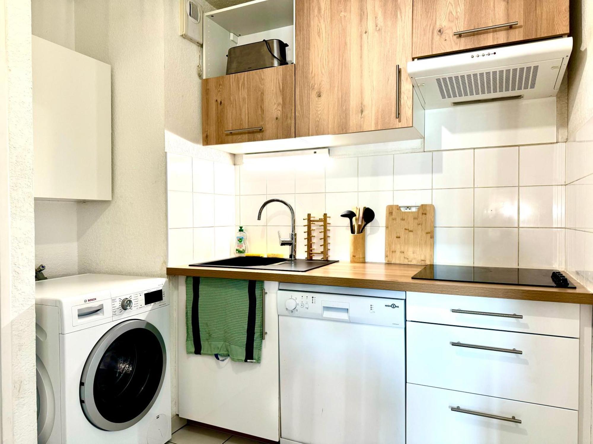 Bel T3 De 60m2 Avec Parking, Terrasse, Proche Du Metro Et Du Periph