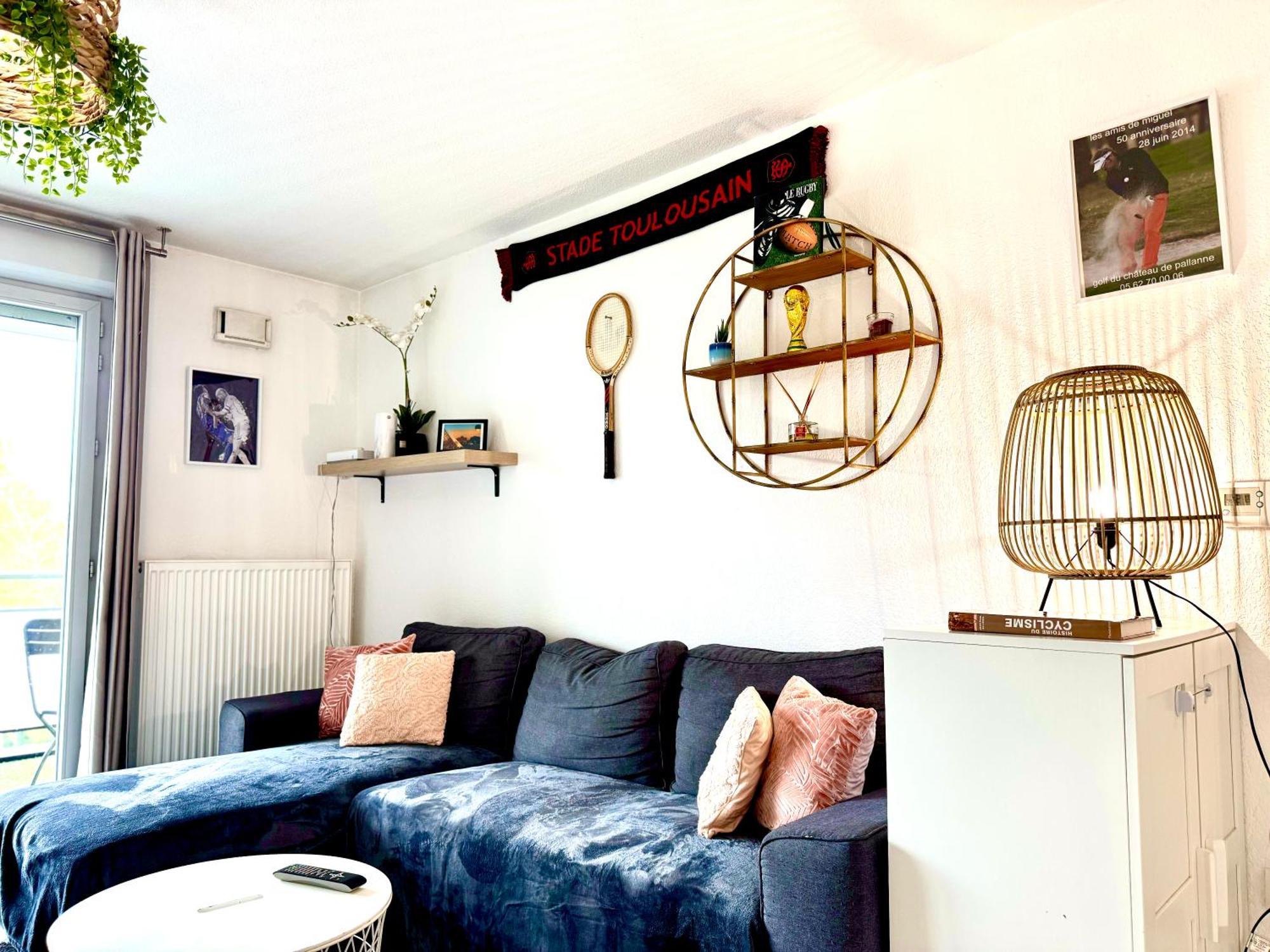 Bel T3 De 60m2 Avec Parking, Terrasse, Proche Du Metro Et Du Periph