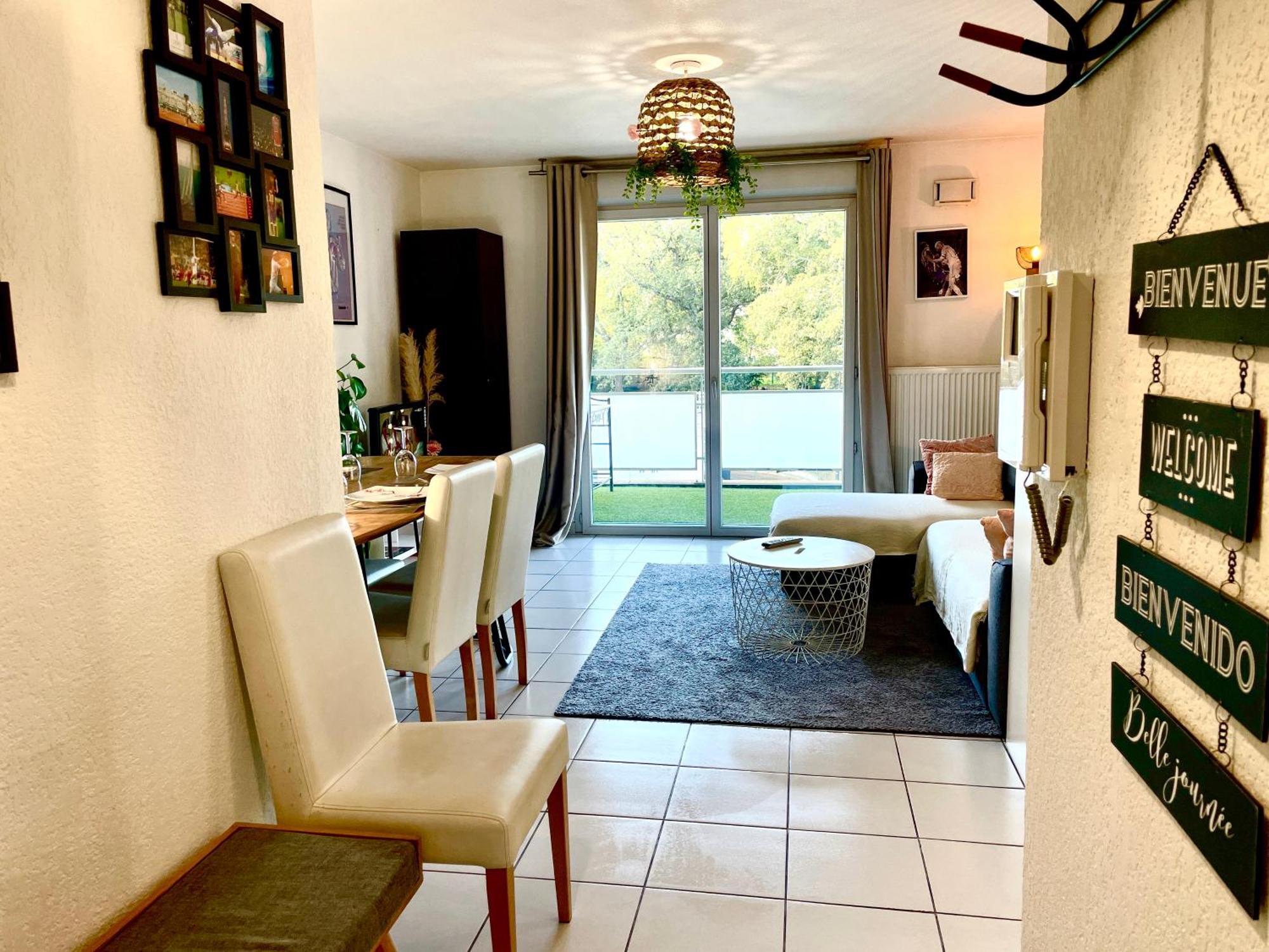 Apartment Bel T3 De 60m2 Avec Parking, Terrasse, Proche Du Metro Et Du Periph